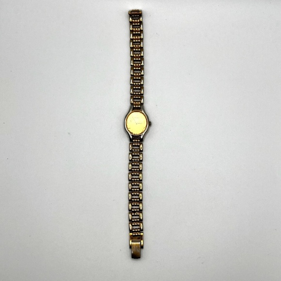 Vintage Seiko Petite Gold tone Oval Ladies Watch Working. - Picture 7 of 9